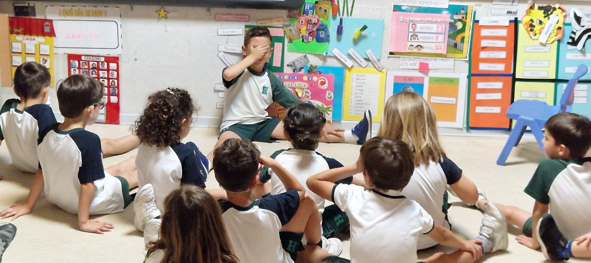 Tenemos un nuevo profe de Yoga . Es....¡ súper bueno!!!!! <a href="/HBSTORREJON/">Humanitas Torrejón</a>