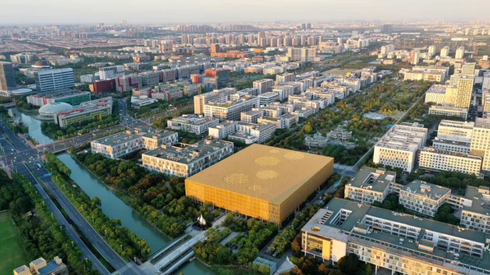 SIPnewscenter's tweet photo. #Suzhou Industrial Park (#SIP) was recently listed as a national key development zone, while #BioBay was listed as a national key high-tech zone, according to the China Biomedical Industry Development Index CBIB2.0 released during the 14th China Bio-industry Conference. https://t.co/GVbpSyfW7f