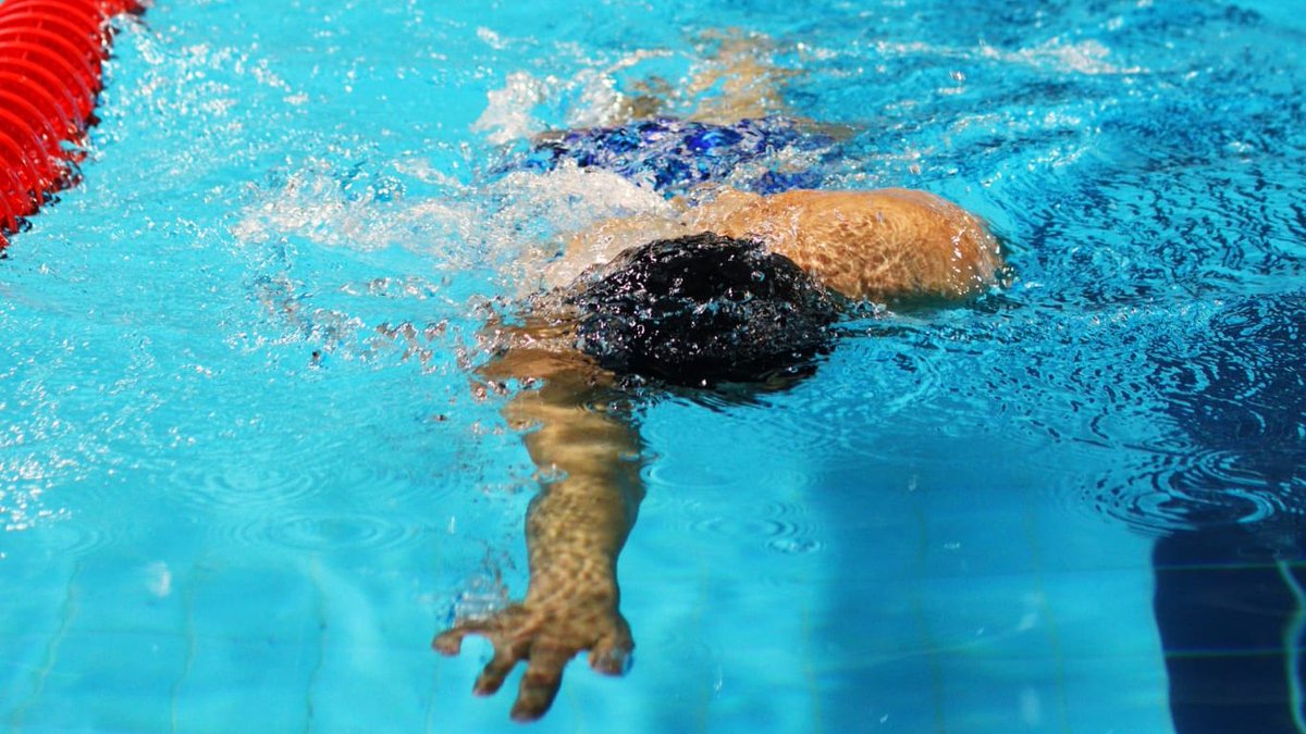 💥🏊‍♂️Sam de Visser zwemt persoonlijk record aan diggelen op 400m vrij = finale op WK G-zwemmen! Met 4:29.91 is hij 7 seconden sneller dan ooit tevoren! 
⏰Finale @ 18:20👉bit.ly/3tGp7wt
#ParaSwimming <a href="/Para_swimming/">Para Swimming</a> 
 <a href="/sporza/">sporza</a> <a href="/SidneyAppelboom/">SwimSid</a> <a href="/Nieuwsblad_be/">Nieuwsblad.be</a> <a href="/Kris_Bosmans/">Kris Bosmans</a>