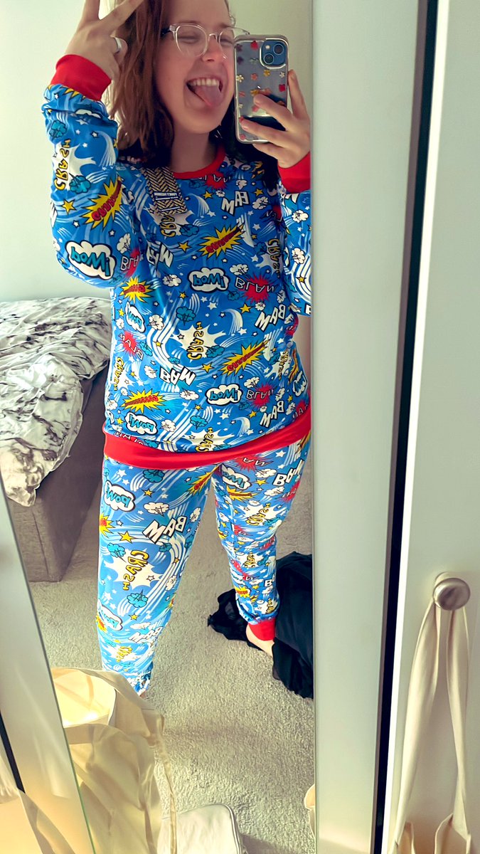 elliewo's tweet photo. came off my twitter break to tell you for my birthday today I got VILLANELLE PJ’s❤️ https://t.co/fwYhFOJses