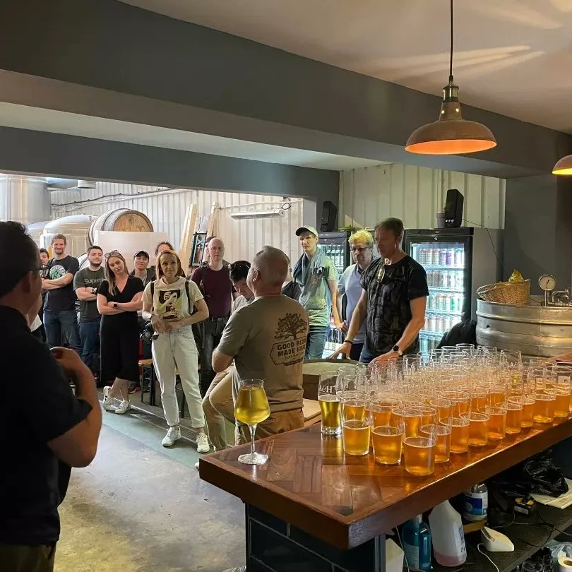 AleHuntersBreweryTours tweet media