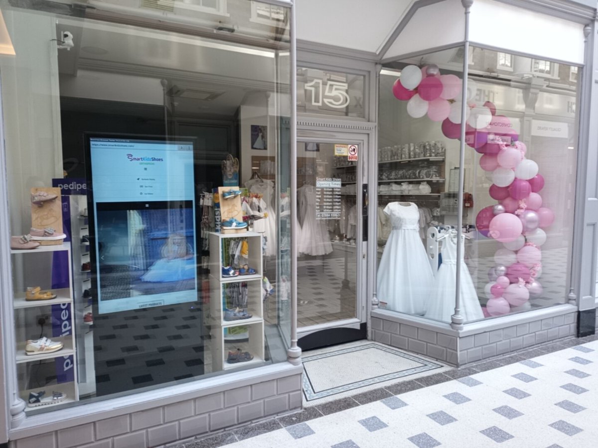 kidz_shoes's tweet photo. Smart Kidz Shoes 
15 Westgate Arcade Peterborough PE1 1PY
https://t.co/5xEzYNdBIM
#familypeterborough #queensgateshoppingcentre #smartkidzshoes #WestgateArcade #QueensgatePeterborough #lovelocal #kidswear #kidsshoes #Queensgate #ggodshoes https://t.co/v1tWi86kVl