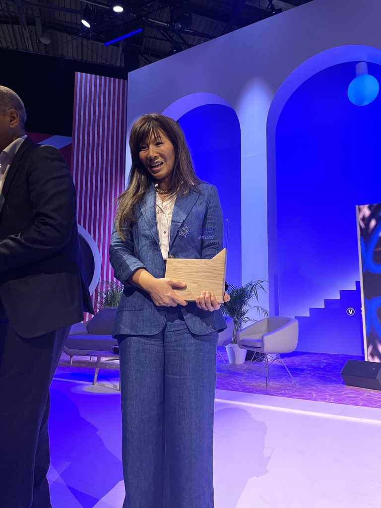 aureliensamier's tweet photo. Congratulations to Toshi for their Innovation Award by @LVMH
#IIM
#CDEB
#VIVATECH2022
#VIVATECH
#VIVATECHbyIIM
#EQUIPE2
#GREENTECH
#TECH4GOOD
#INNOVATION
#WOMENINTECH
#GIRLINTECH
#FUTUREOFWORK
@CDEB
@IIM
@PULV
@Corto13
@sebtran
@nlidija
@medinakone
@tdelecolle
@griottot https://t.co/kkPWhnapWw
