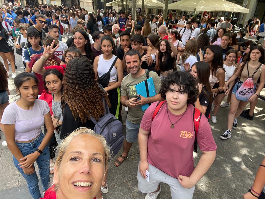 SalesiansTER's tweet photo. #SECUNDÀRIA Dimarts, l'alumnat de 3r d'ESO vam participar en la #TRSada22, una experiència única en la qual vam descobrir diferents llocs de Terrassa mitjançant proves i amb la utilització d'apps i Instagram 🙌🏼🔝 #WMCP22 #terrassaverda #bookface #posahilama #lliure @CRPTerrassa https://t.co/Pmkfs61PoM