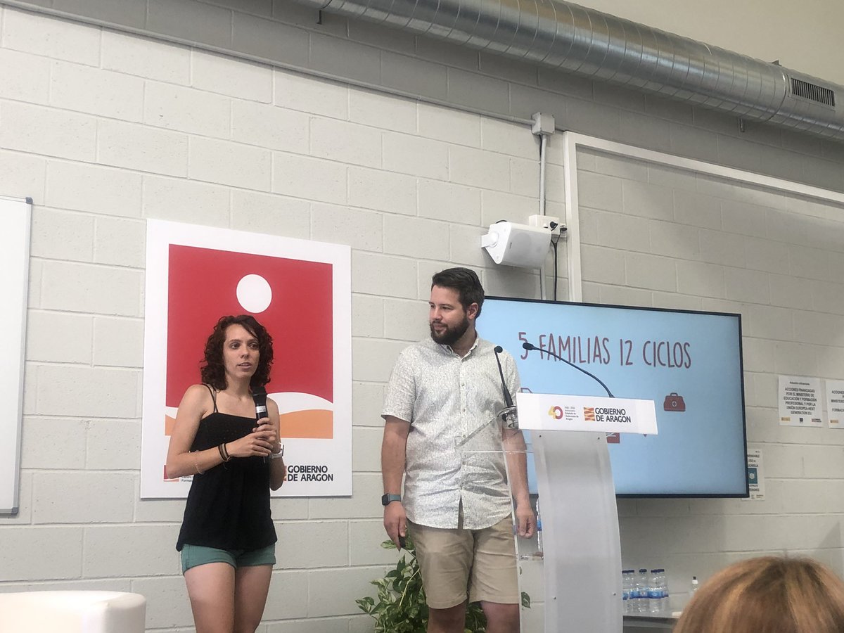 cpifpbajoaragon's tweet photo. Nuestros compañeros @azprofe y @AlbaParrillaBel han presentado nuestra experiencia con ACbR en GM de Sistemas Microinformáticos y Redes 💻. 
Gran equipo de profesionales detrás de este trabajazo 👏🏻👏🏻👏🏻
#otramaneradeaprender @todofp @fp_aragon @cifpa_aragon @tonimartinez24 https://t.co/vEt2hKPjCR