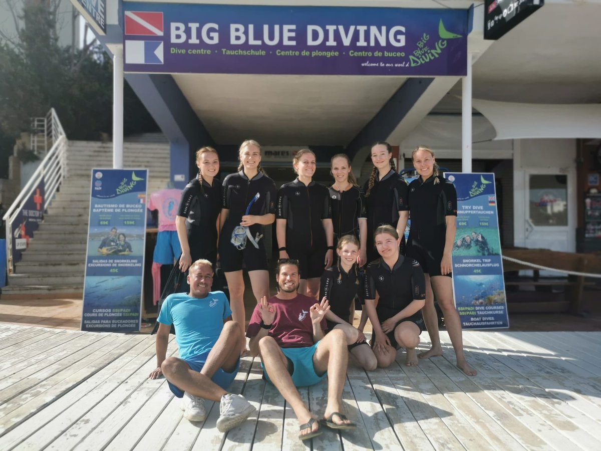 Mallorca_Diving's tweet photo. Today‘s snorkel tour with a group of great young ladies.  Outstanding weather, best conditions and a lot of fun!  Our Divemaster Dominik also has fun accompanying the group!👍😎😂💪🙏✅👌 https://t.co/BLnpW7l6hA