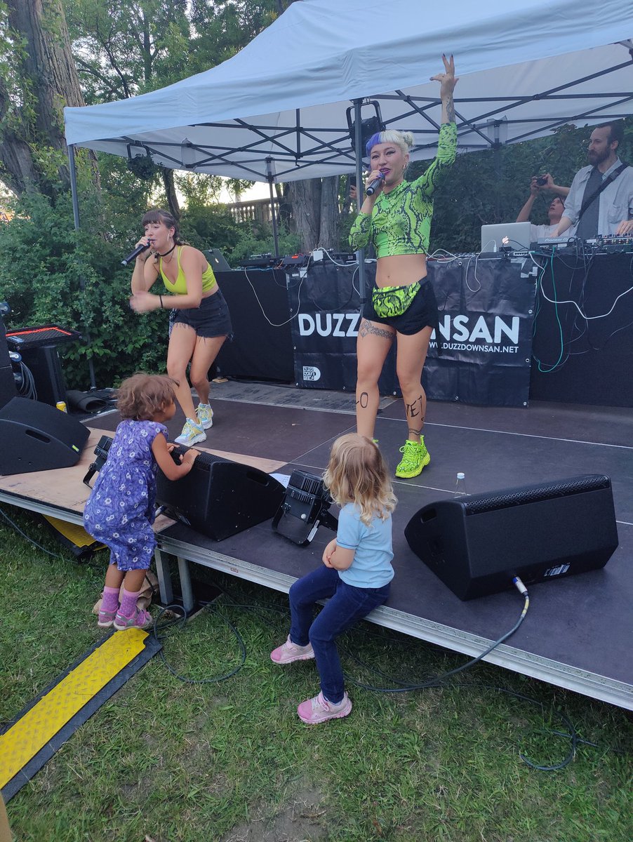 jojaone's tweet photo. Blockparty von @duzzdownsan war super
💯 https://t.co/GS2LtS0BEP