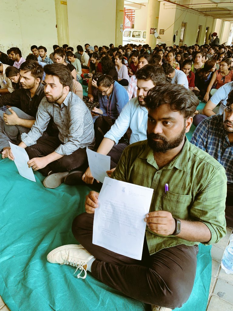 JUNIORDOCTORSA1's tweet photo. Day 2: BJMC on strike for their demand
for bond to be include in senior residency as they have faced academic loss due to covid pandemic in residency.
#BJMConStrike #fightforright #MedTwitter #wewantjustice #stidentunity🚩
@CMOGuj @Rushikeshmla
@GIDA_Official @ChaResidents https://t.co/gNSimFCeTS