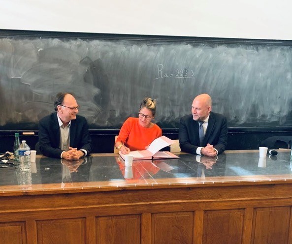 L'<a href="/institut_curie/">Institut Curie</a> et l'<a href="/acip_asso/">ACIP Santé</a> annoncent la signature d'un partenariat visant à stimuler les échanges entre les acteurs de la santé. Objectif ? Faire évoluer les débats autour d'enjeux majeurs pour faire avancer la lutte contre le cancer.

Détails 👉 techtransfer.institut-curie.org/news/partnersh…