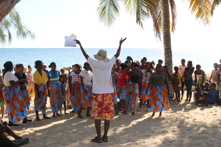 LMMAMada's tweet image. #CongrèsMIHARI Deuxième jour : focus sur les échanges de bonnes pratiques et les visites de LMMA. Une session consacrée au rassemblement des présidents des LMMA dans la région Sud et Moyen-Ouest du réseau MIHARI a été effectuée et aussi des sessions de renforcements de capacités