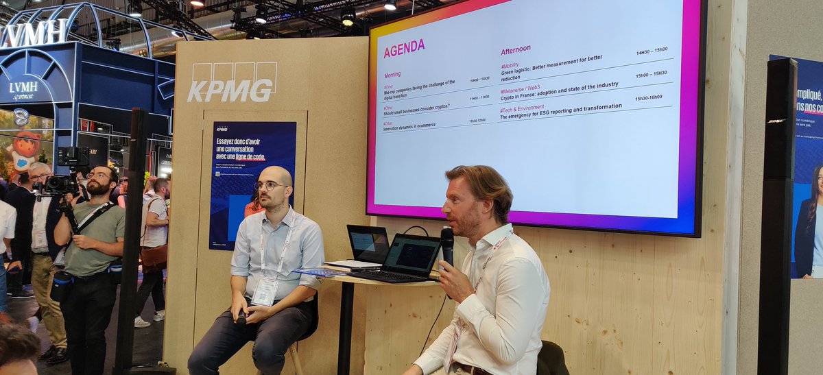 Keynote avec <a href="/JeromeKIEFFER/">Jérôme KIEFFER</a> #KPMG et <a href="/StachAlex/">Alexandre Stachtchenko</a> de <a href="/BlockchainPartn/">Blockchain Partner by KPMG</a> qui nous rappelle que le marché crypto n'est plus de niche. 1000Mds de 💸 au niveau mondial. Les #stablecoins ou #Bitcoin pour les entreprises.
#VivaTech2022 #MBADMB <a href="/VincentMontet/">Vincent MONTET</a> <a href="/ArnaultChatel/">Arnault Chatel</a> <a href="/wtaranoff/">Wladimir Taranoff 🧩🔑</a>