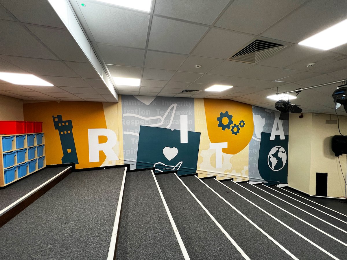 BRAVO! BRAVO!

These star-crossed wallpaper designs for the theatre at 
<a href="/NewsomeAcademy/">Newsome Academy</a> are as artistic as they are dramatic.

Designed, printed and installed by Print Bureau Ltd
Email info@printbureau.co.uk for enquiries