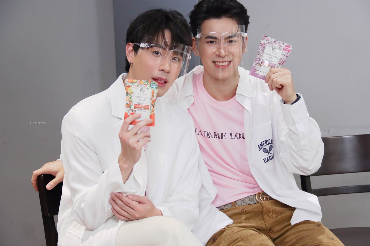 CooperPoyFC's tweet photo. 160622 
อย่าทำให้หลงได้ไหม น้ำมันแพง 🥺❤️

#ย้อนอายุผิวด้วยสบู่มาดามหลุยส์
#มาดามหลุยส์ #MadameLouise
#แล้วแต่เปอร์ #ปอยปี้เอ๋อแท้ไม่ปรุงแต่ง #MyPepo https://t.co/AIE3RmAvtp