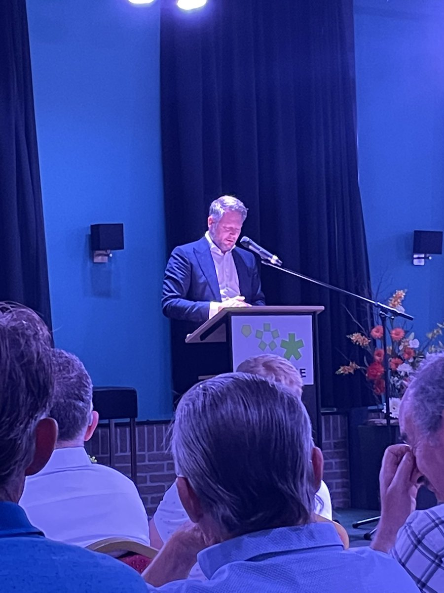 FrankNiens's tweet photo. @martijndadema over het belang en de valkuilen van gemeenschapszin. #25jaarstimuland https://t.co/AdnsFdzmNz