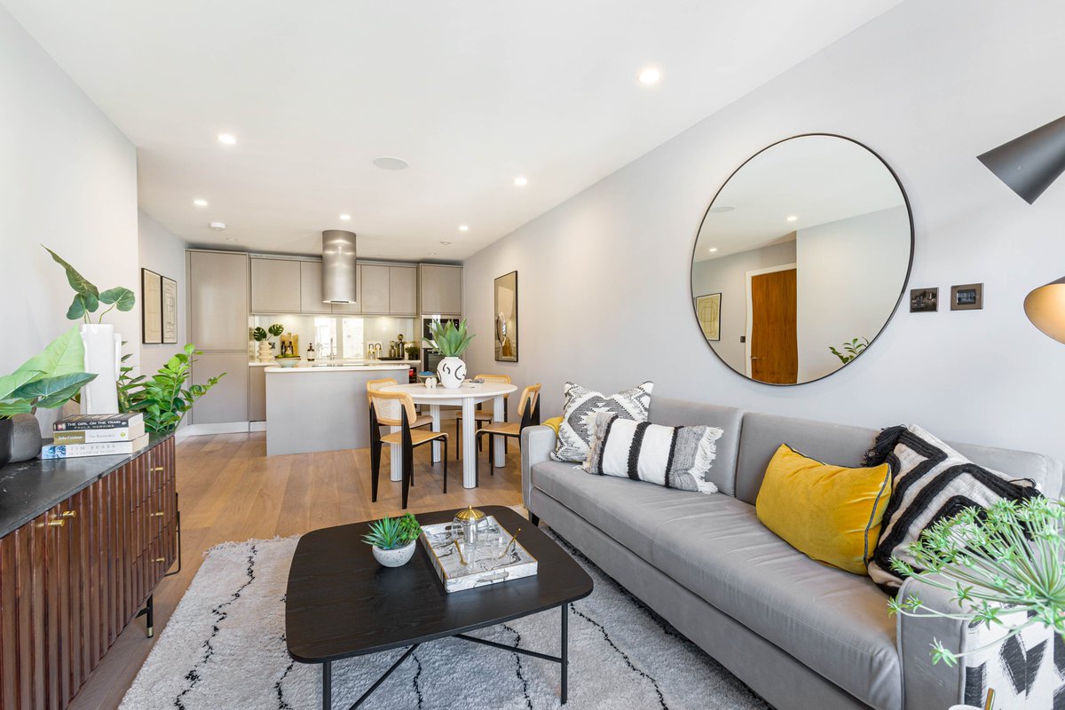 FruitionProp's tweet photo. We are delighted to introduce our new show apartment at Madison Apartments, a striking development of 16 one and two bedroom apartments in Fulham. To find out more, please visit https://t.co/urcbrt1PZg @aspirefulham #spacesforliving https://t.co/T9NBjyKVqu