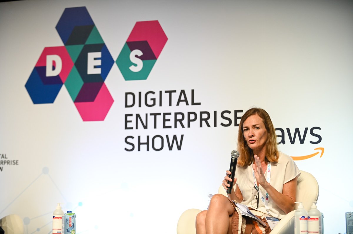 AgenciaDigAnd's tweet photo. Miriam Jiménez responsable de #ciberseguridad en @sandetel en #DES2022 "La futura estrategia andaluza de ciberseguridad también contempla la detección, impulso y retención del talento andaluz y por ello se enfoca en la consolidación de la industria ciber en muestra comunidad" https://t.co/LLalZoXjCy