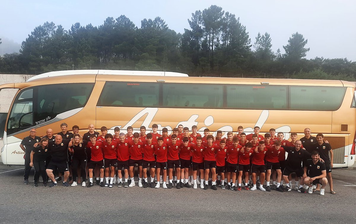 fedfutnavarra's tweet photo. 🚍 La expedición navarra ya se encuentra en tierras gallegas. 💪

#CampeonesSub14RFEF 
#CampeonesSub16RFEF 
#SomosFNF https://t.co/ffXEu9CuZO