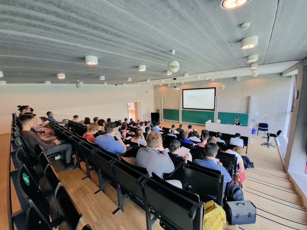 fwyffels's tweet image. Het tweede inspiratiecongres van @2LinK2be heeft als focus #ComputationeelDenken met veel inspirerend materiaal van @KU_Leuven #iSTEM, @dwengo, @ugent, @OnderzoekHoGent en meer!