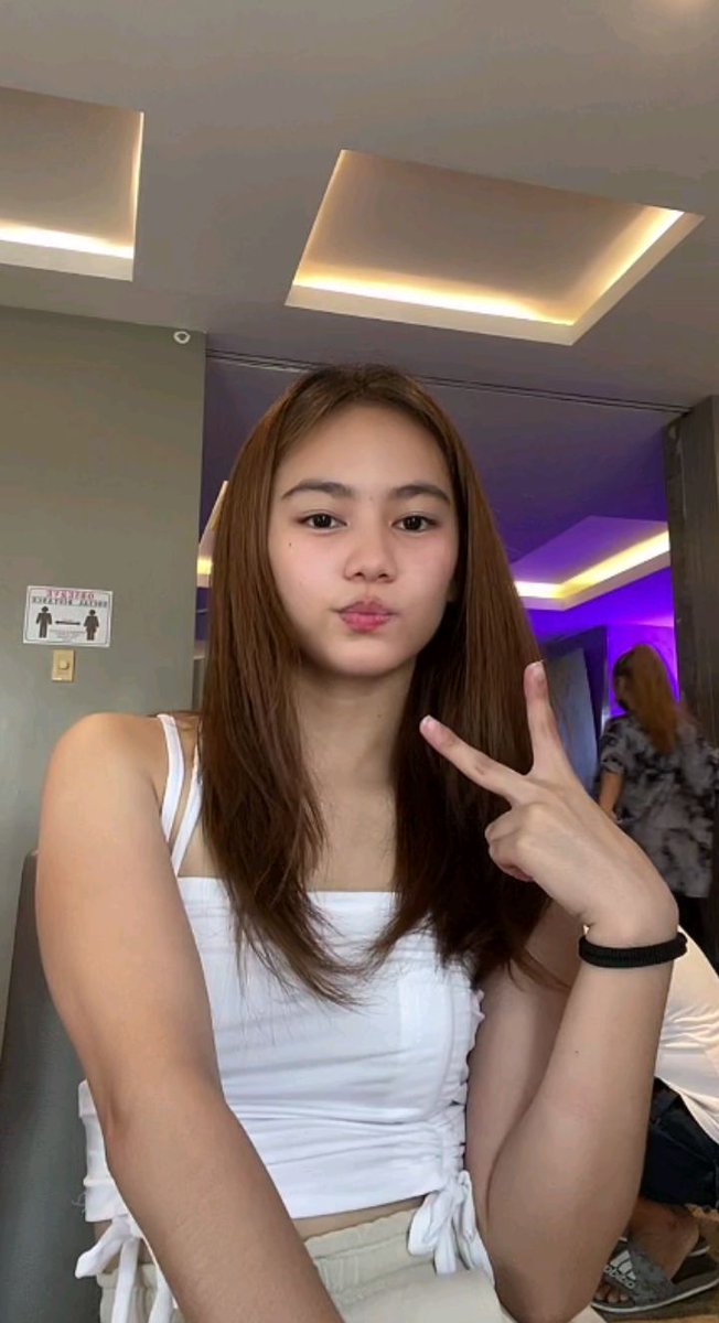 _weareashteens's tweet photo. So,bakit ang cutiee mo? @LITZ_ashtine https://t.co/k2G0QaUUdv