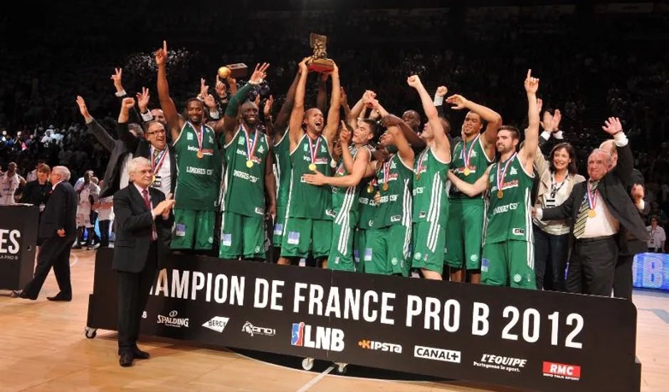 limogescsp's tweet photo. 16 juin 2012 🏆
Il y a 10 ans, le Limoges CSP remportait le Championnat de France Pro B à Bercy.
Un titre symbolique, puisque qu’il marquait la fin de 11 ans de disette sportive…
Le premier trophée remporté par le club après son sauvetage en 2004.
#CSP4ever https://t.co/Ucml0yU5Rf