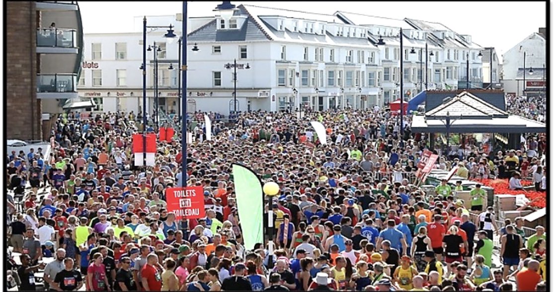 BridgendAC's tweet photo. Not running the @Porthcawl10K this year but want to be part of the fun?
Coach Steve and the @Run4Wales team are on the lookout for volunteers to help with the event so if you have some time on July 3rd they’d love to hear from you ➡️volunteers@run4wales.org
#extramilers ⬇️ https://t.co/k2n3KC5o1m