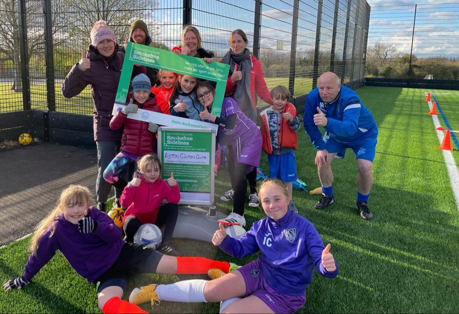 Do you know of a local youth football team which could adopt our #SmokefreeSidelines campaign? FREE resources are available to help clubs show sideline smokers the metaphorical red card 🟥 & prevent the uptake of smoking in young people.  

More info➡️ crowd.in/nzCzYx