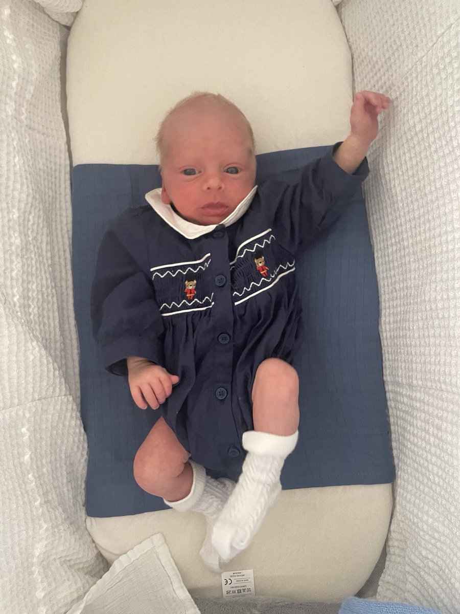 xDanielleKing's tweet photo. How is my baby one month old already 🥺 still shouldn’t be here for another 2 weeks! Our little miracle🤱🏼💙 https://t.co/LpUZ4pHACa