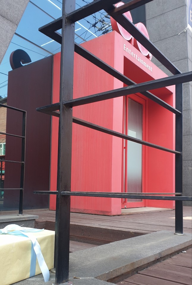 شراء و تغليف الهدية والتوصيل لـ to: cix 김승훈 kim seunghun .. شكراً لتعاملكم 💛