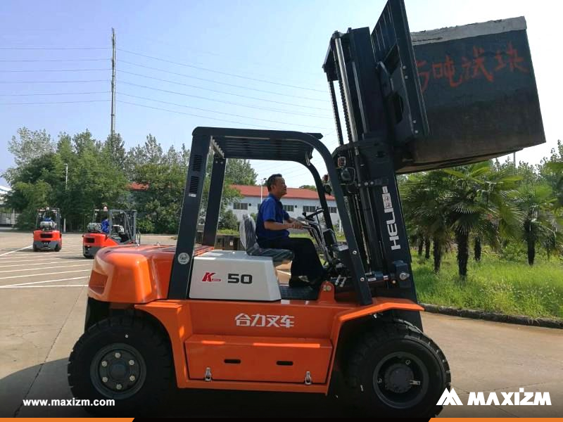 Maxizmcn's tweet photo. #MaxizmProducts — #HELI CPCD50 5 Ton Forklift🔥
Load capacity: 5000kg
Engine: QUANCHAI
Load center: 600mm
Min. ground clearance: 200mm
Max. lifting height: 3000mm
Fork size: 55x1220x150mm
👉Contact #MAXIZM & find your equipment🔛 #Forklift #DieselForklift #HeavyMachinery #cpcd50 https://t.co/xsPdQIojUP