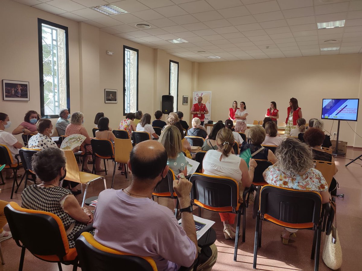 CruzRojaCordoba's tweet photo. Así celebramos el Día de Toma de Conciencia sobre el Abuso y Maltrato en la Vejez en #HinojosadelDuque, con una charla en el auditorio del @AytoHinojosa.
#EnTodasPartes ayer, y todo el año, voluntariado de @cruzrojaesp trabaja para fomentar el #buentrato a las #personasmayores. https://t.co/45jj90nmji