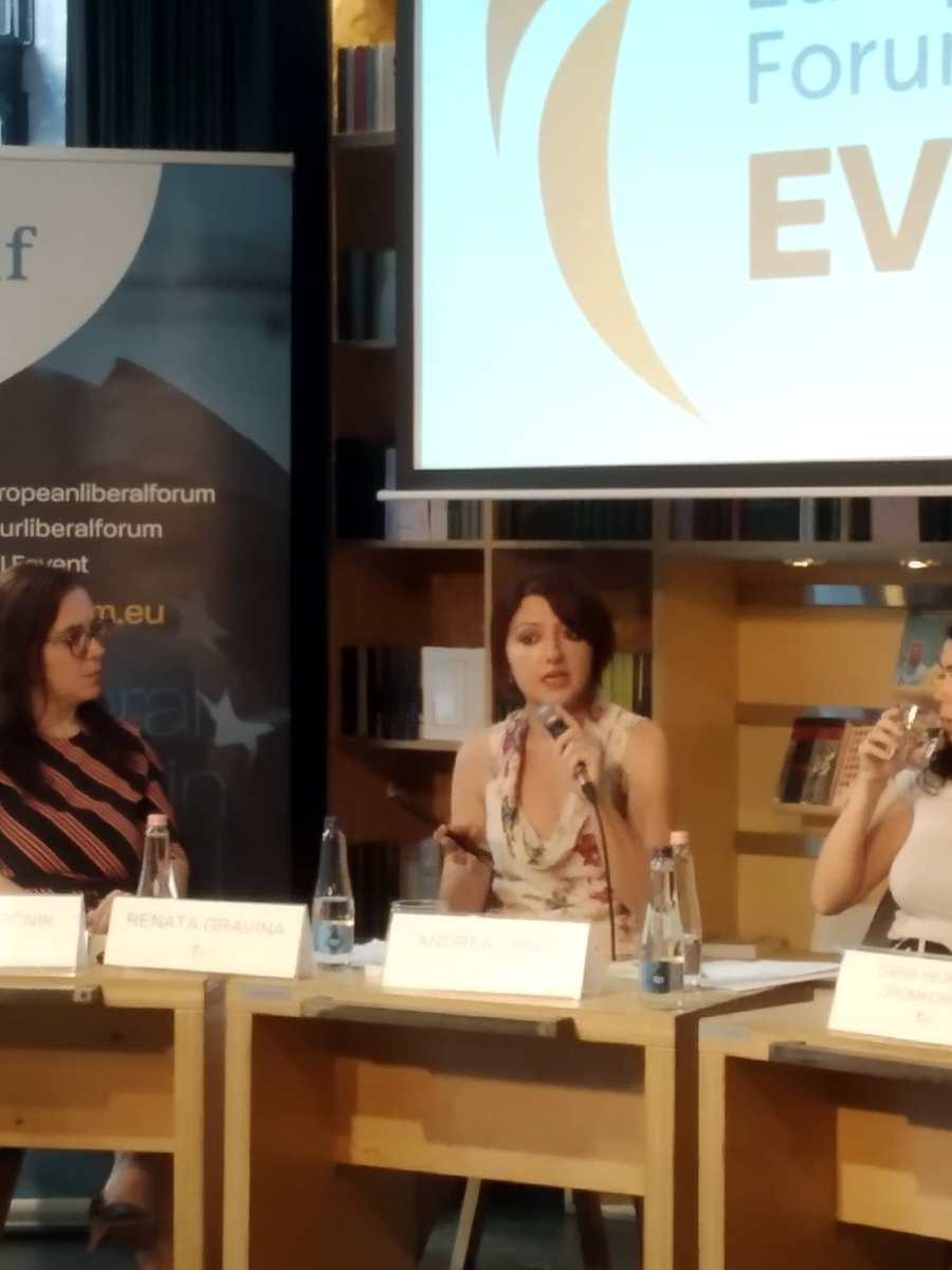 <a href="/RenataGravina/">renata gravina</a> Researcher at La Sapienza University of Rome  🇮🇹  discusses Euroscepticism and the 'depoliticization' of politics in Italy.

bit.ly/3xqPDem