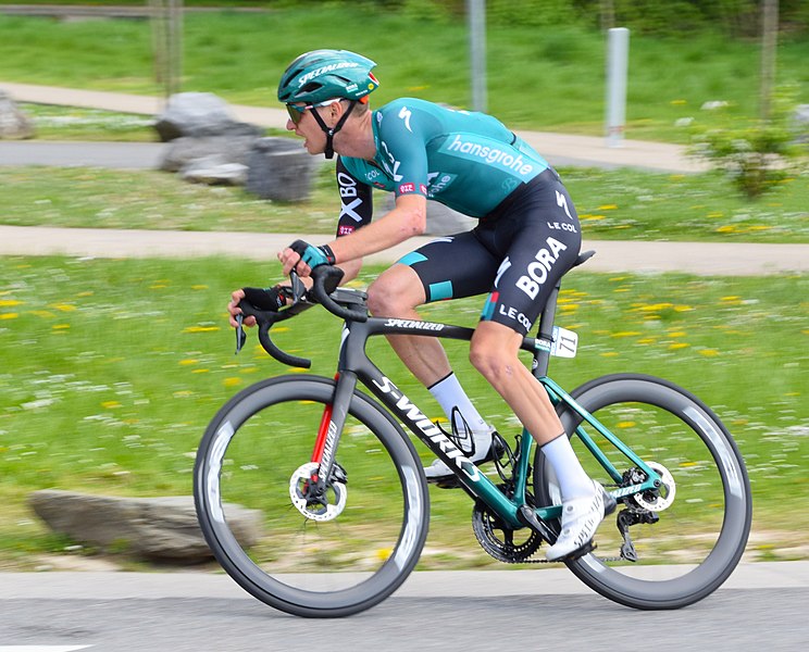 tplblog's tweet photo. Bora vs Ineos is still on after the Giro. Vlasov vs Yates likely to be the battle on the mountains. Higuita and Martinez ready to step in. Mountains likely too hard for Evenepoel. Jumbo Visma out of the race. #Tourdesuisse2022 #Tourdesuisse2022 #cycling

https://t.co/De3QmoyDqo https://t.co/jG9L0MGEhk