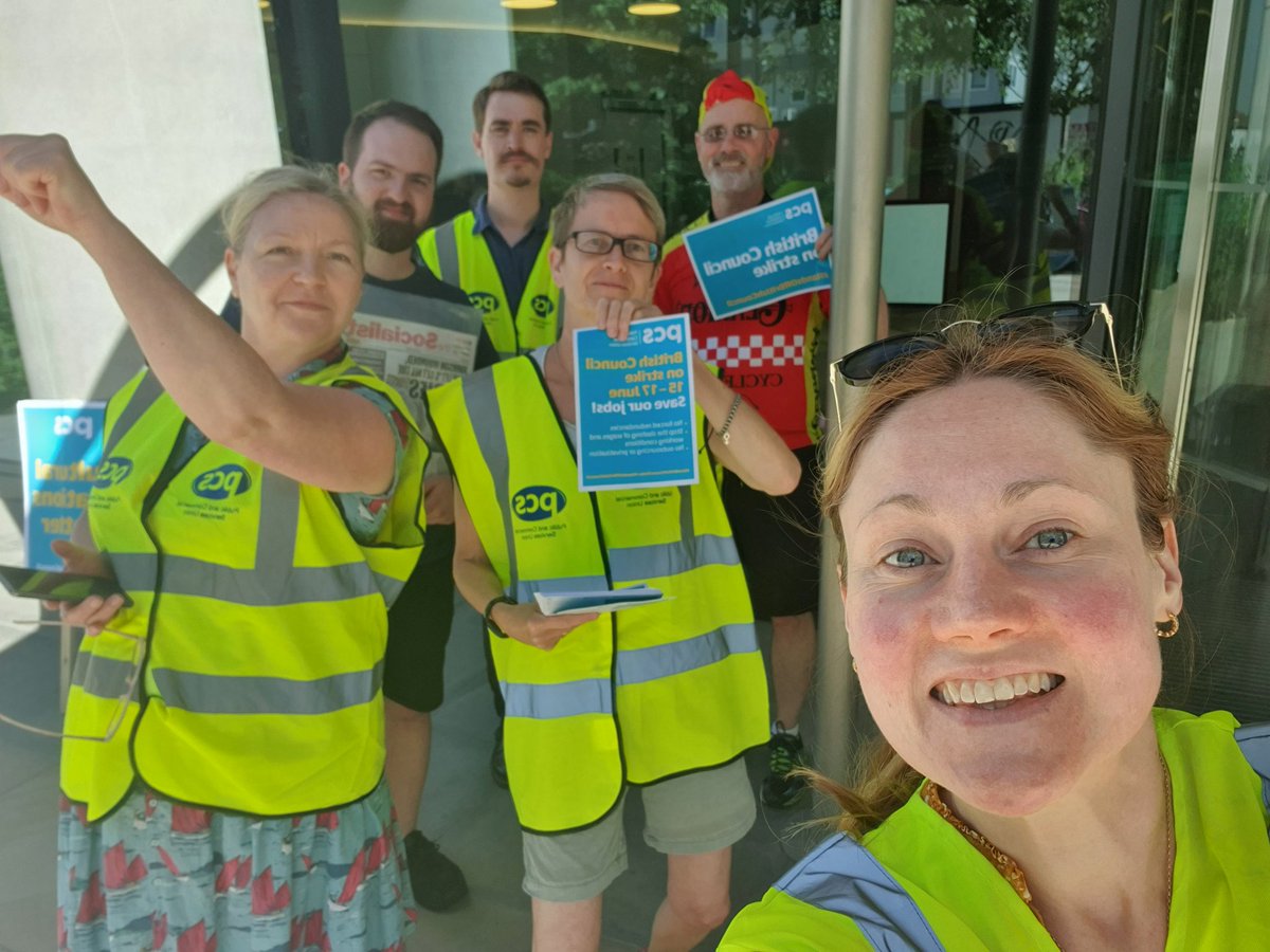 British Council staff strike day 2. UK needs to connect with the world now more than ever: <a href="/BritishCouncil/">British Council</a> does this through arts, culture + the English language #HandsOffBritishCouncil #SaveBritishCouncilJobs
How bout a lovely RT? <a href="/lucindahawksley/">Lucinda Hawksley</a> @michaelrosenyes
<a href="/susie_dent/">Susie Dent</a>