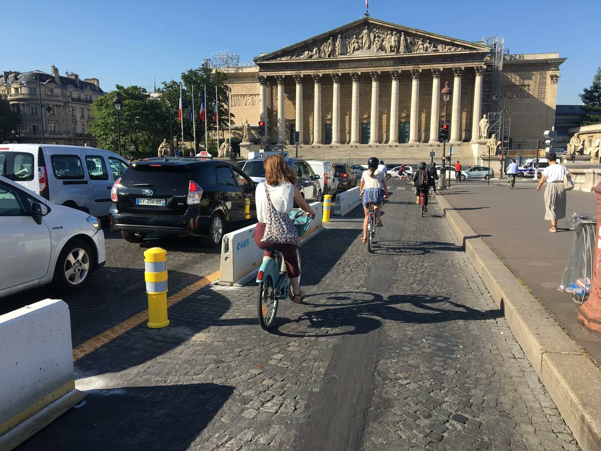 fietsprofessor's tweet photo. Do YOU want to ➡️ explore the #street as a space for #experimentation and an arena for transitioning towards a new #mobilityparadigm ⁉️🚲🚶‍♀️🛴 🚌 

Then sign up for the FREE course here: https://t.co/fL1fDo1Dom

#cyclemooc Credit: @Bailer https://t.co/XjfNE9zdu6
