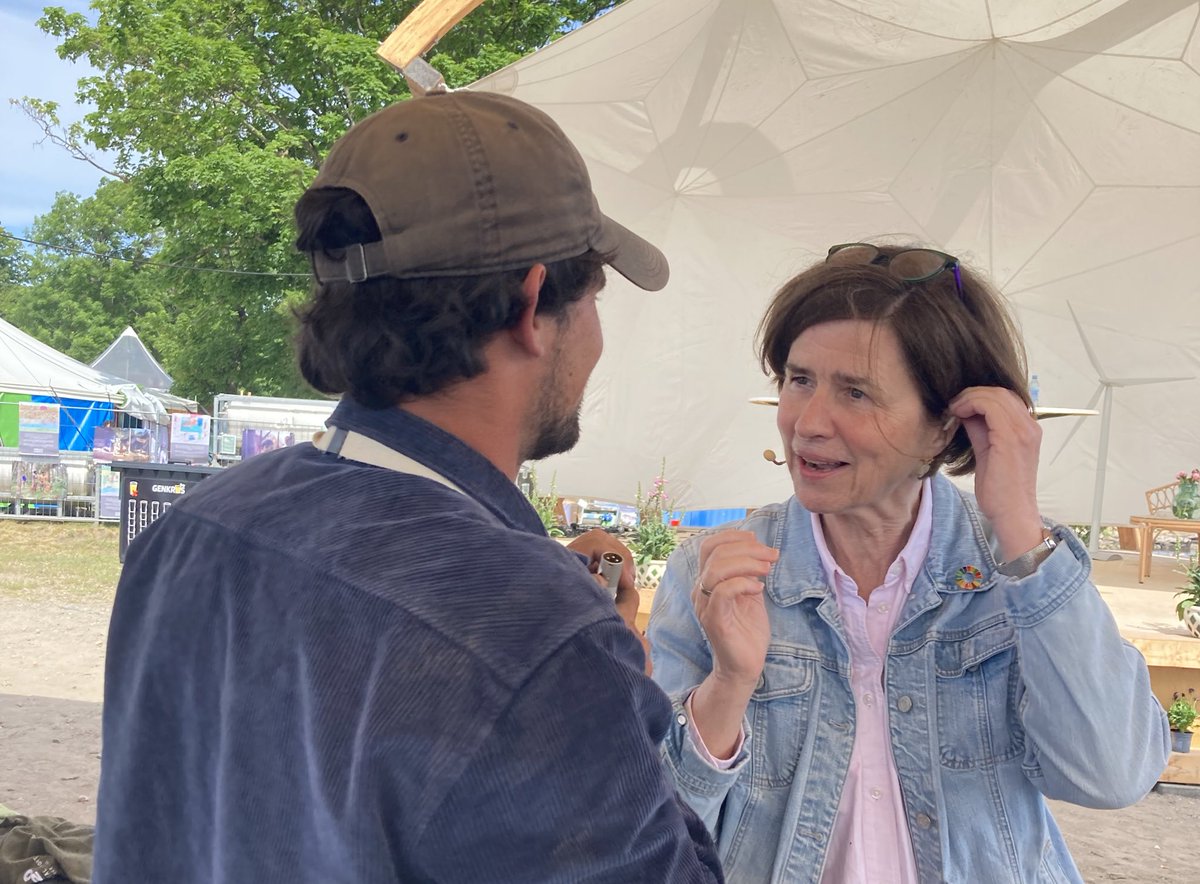 .<a href="/KRichardsonC/">Katherine Richardson</a> er klar til åbningsdebat på Klimascenen på #fmdk ganske snart. Kom forbi og hør, om vi er på rette grønne kurs <a href="/GreenPowerDK/">Green Power Denmark</a>