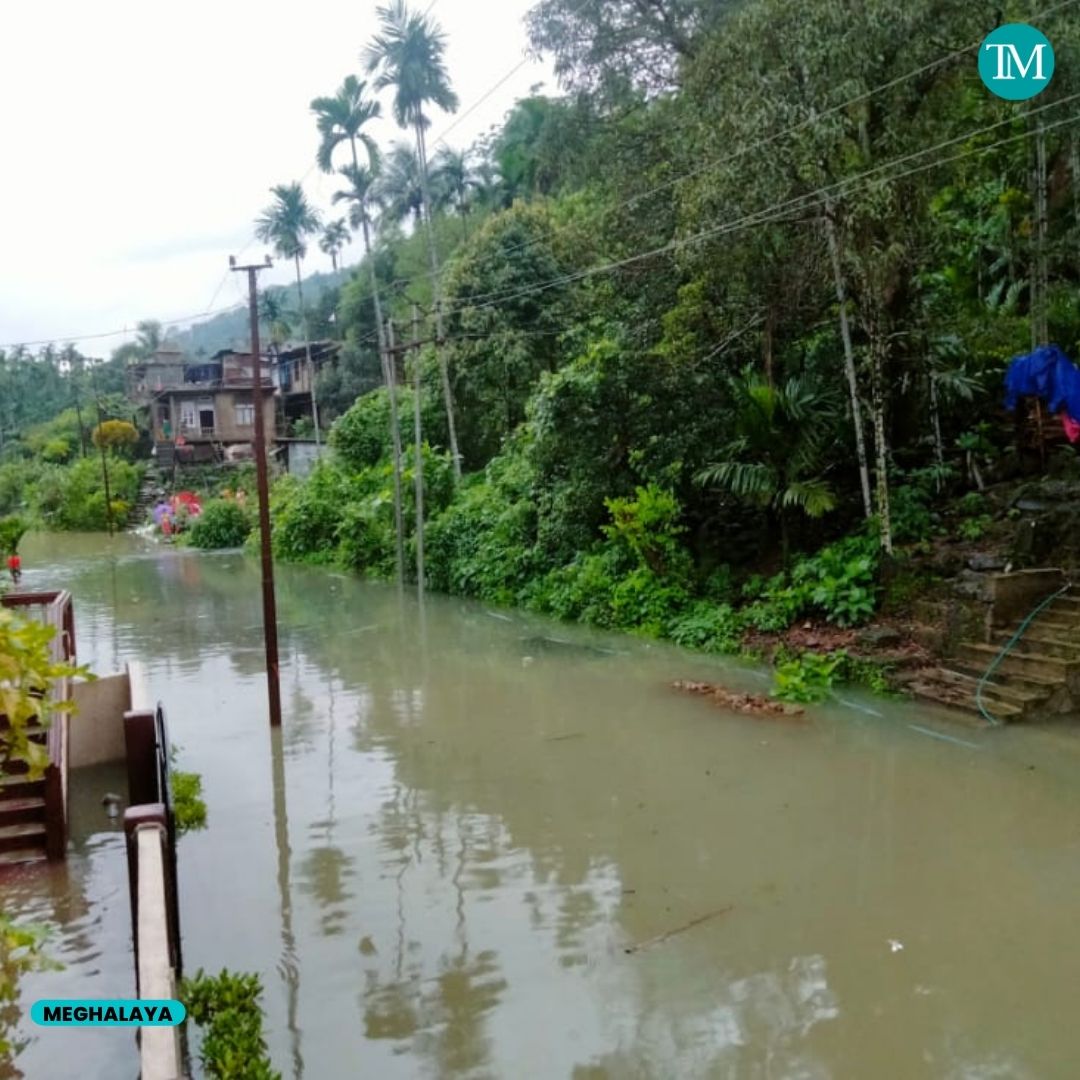 TheMeghalayan's tweet photo. Several parts of Borkhat Village, East Jaintia Hills District near Kharkhana village under West Jaiñtia, Amlarem Block are reeling under a flood-like situation

#news #meghalayanews #TheMeghalayan #Landslide #flood #rain #downpour #shillongnews #meghalaya #rainfall #alert https://t.co/85teNykCLc