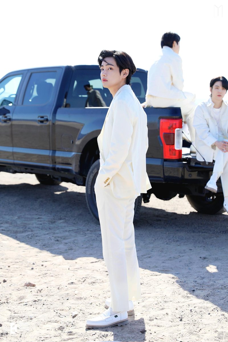 BE7BULLETS's tweet photo. ️️ ️ ⠀

[ #BE7TANTV 📸 ]

#BTS #방탄소년단 Yet To Come (The Most Beautiful Moment) MV Photo Sketch ) : Gefan

like a prince, he is a person who is liked by many people

@ (https://t.co/zTDpjEQYEe)
@ (https://t.co/wdmmehVbSE)

#GEFAN

⠀ https://t.co/jrosL66FcP
