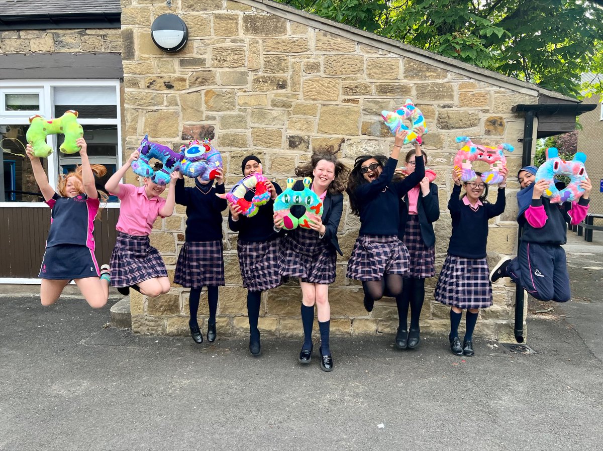 Westfieldschoo1's tweet photo. Upper 3 (Year 7) Textiles
What a great idea! Design your own travel pillow. Upper 3 are so happy with their very first textiles project with their 'Monster' themed neck cushion.
'What a creative bunch of super stars!' Mrs Knowles
#holidays #textiles #Creative #holidayaccessory https://t.co/M9mt59LV05