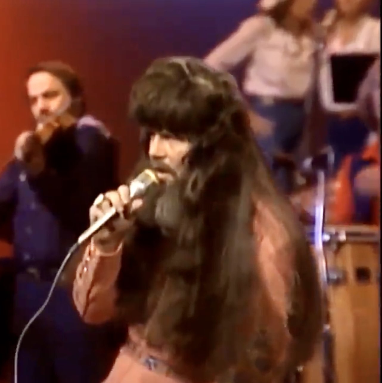 John Lyda on Twitter: "Long before George Jones then Chris Stapleton  recorded the song “Tennessee Whiskey”, it was first made famous by David  Allan Coe in 1981 while sporting the greatest hair