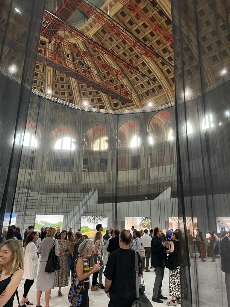 Fantàstica instal.lació de <a href="/bernado_jordi/">Jordi Bernadó</a> al <a href="/MuseuNac_Cat/">Museu Nacional d'Art de Catalunya | MNAC</a>. Val molt, molt la pena. 

Bravo aquesta col.lecció d'Art <a href="/BancSabadell/">Banc Sabadell</a>  !