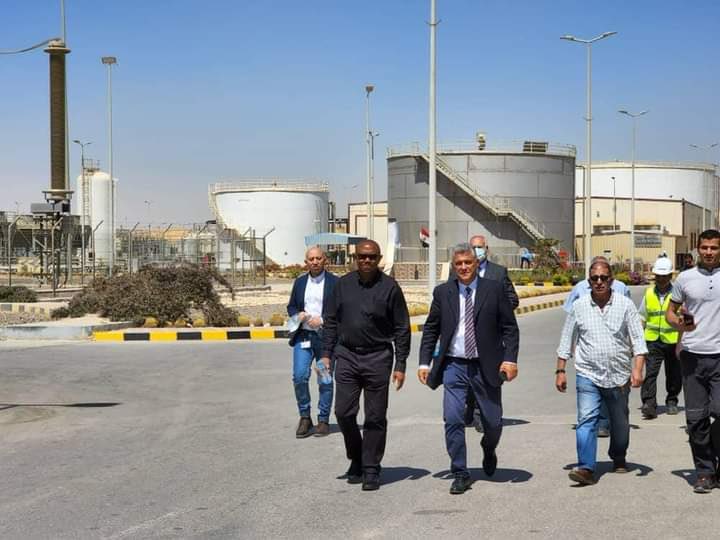 VictorIsrael_'s tweet photo. @PeterObi interacting with the top Executives and Engineers of the New Capital Power Plant in New Cairo, Egypt. The plant currently generates 4800 megawatts of electricity.

Other pictures: visit to Egyptian power generating facilities

Can your Leader ever? https://t.co/8zIBusH3Pb