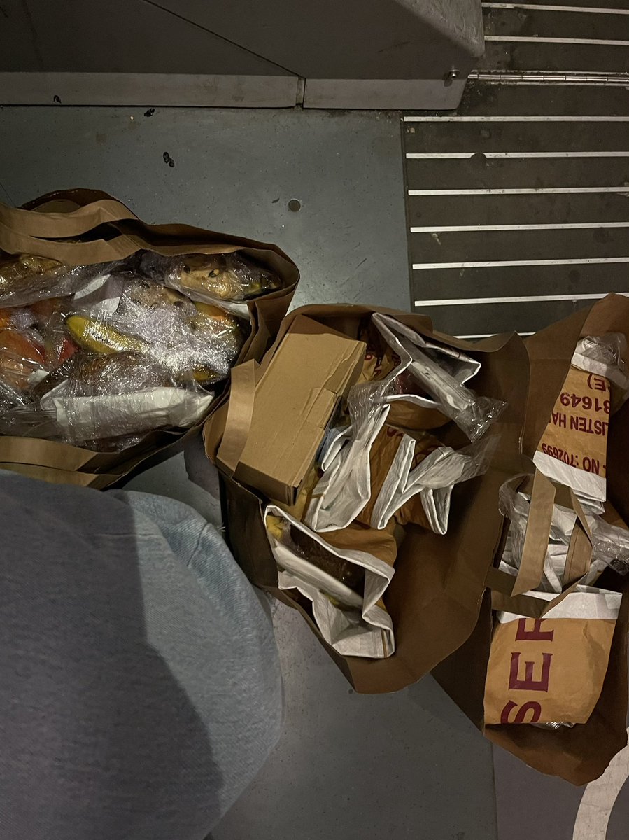 babafarahnazheidaari 🇮🇷 tweet media