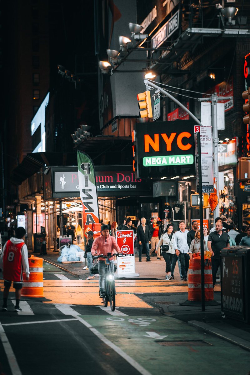 GM Frens 

Trying to get out of my comfort zone.
There is so much to explore

NYC night street