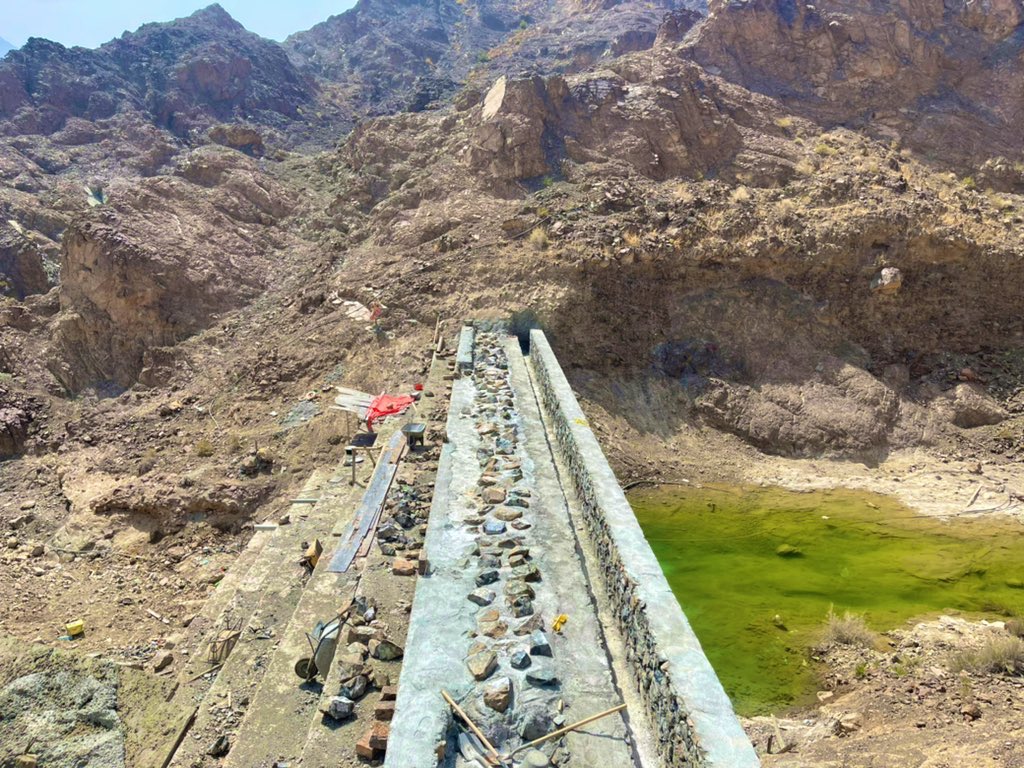 تنفيذ مشروع سد التخزين السطحي ببلدة حيل الطريق بوادي بني عمر بولاية #عبري ، والذي ينفذ بجهود ذاتية وتكاتف مجتمعي من قبل الأهالي لتمويل المشروع والذي سيعود فائدته في توفير وتنمية الموارد المائية للقاطنين بالبلدة.
فهنيئا لكم
<a href="/rJJsLFO38DoFUTH/">سد حيل الطريق وادى بني عمر ولاية عبري</a>