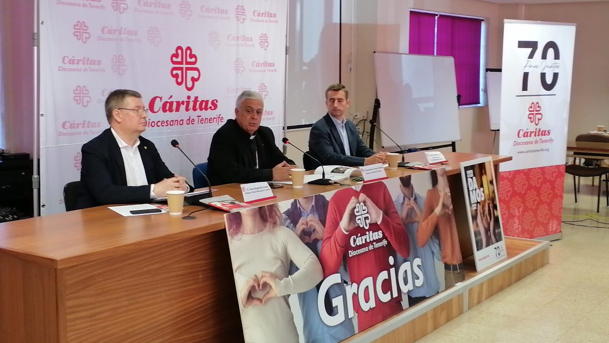 CaritasTenerife's tweet photo. En 2021 atendimos a un total de 5.349 hogares y 19.832 personas (entre ellas 4.105 menores), a través de los 17 arciprestazgos que conforman la Diócesis y de los programas y proyectos que desarrollamos. Ello supuso un 23% más de personas beneficiarias que en 2019. @_CARITAS https://t.co/xM7YKvnzm5