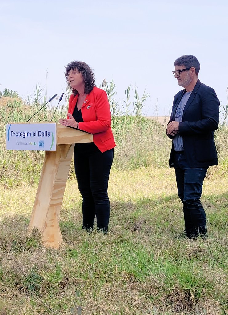 Avui presentem una estratègia de futur pel Delta del Llobregat. Preservar la biodiversitat, millorar la qualitat de l'aigua, proveir aliments de proximitat i aturar l'especulació urbanística. Apostem per a un espai agrari i ambiental sostenible i consensuat amb els seus actors