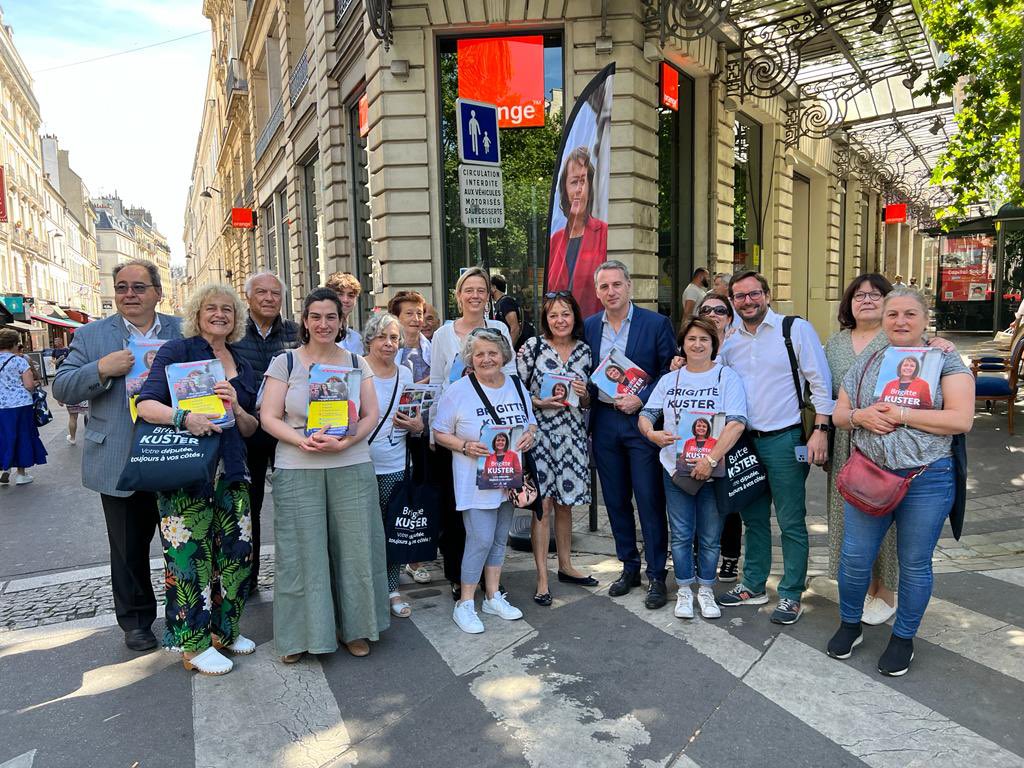 brigitte_kuster's tweet photo. Merci à tous 🙏 qui ce matin m'apportez votre soutien ! @TeamKuster militants, élus de toute la France et habitants de la circonscription! On ne lâche rien !!! #remontada #circo7504 https://t.co/WKMWuyi5kj