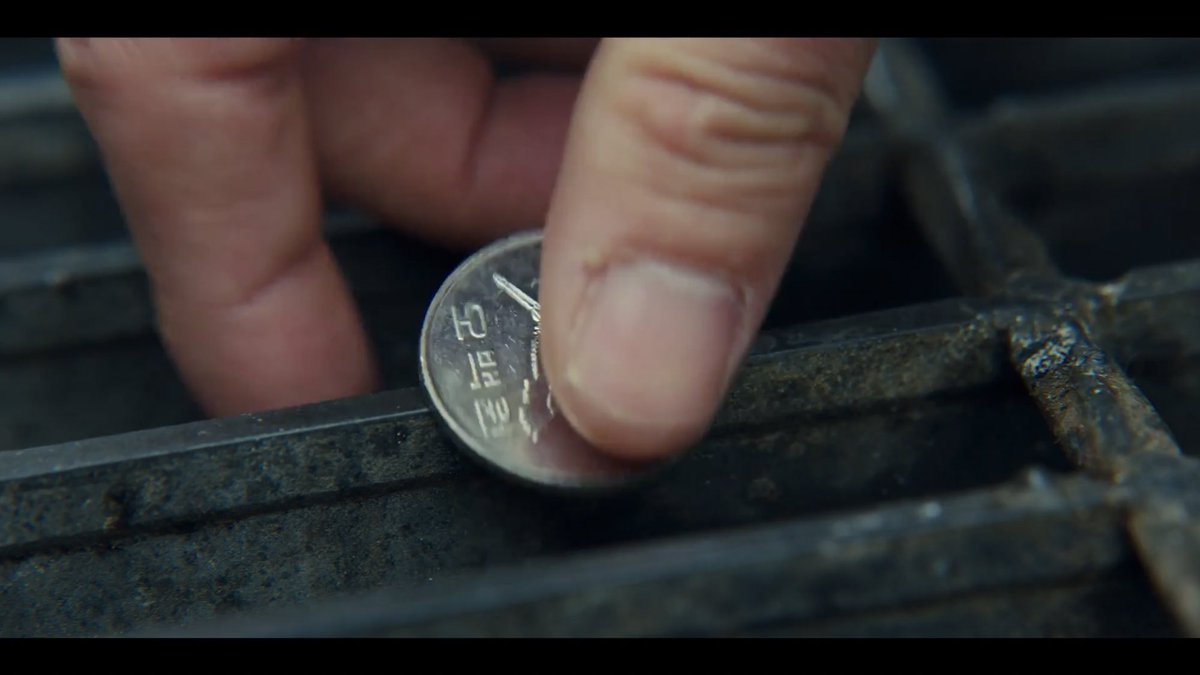 damshiksummer's tweet photo. that coin is the perfect analogy for gu, he’s barely holding on but mijeong is there to help him get through this. also mijeong is finally feeling whole and loved, im happy they both have each other :( i think this is a rlly meaningful open ending 😭💗 #MyLiberationNotesEp16 https://t.co/6cRA9keKiB