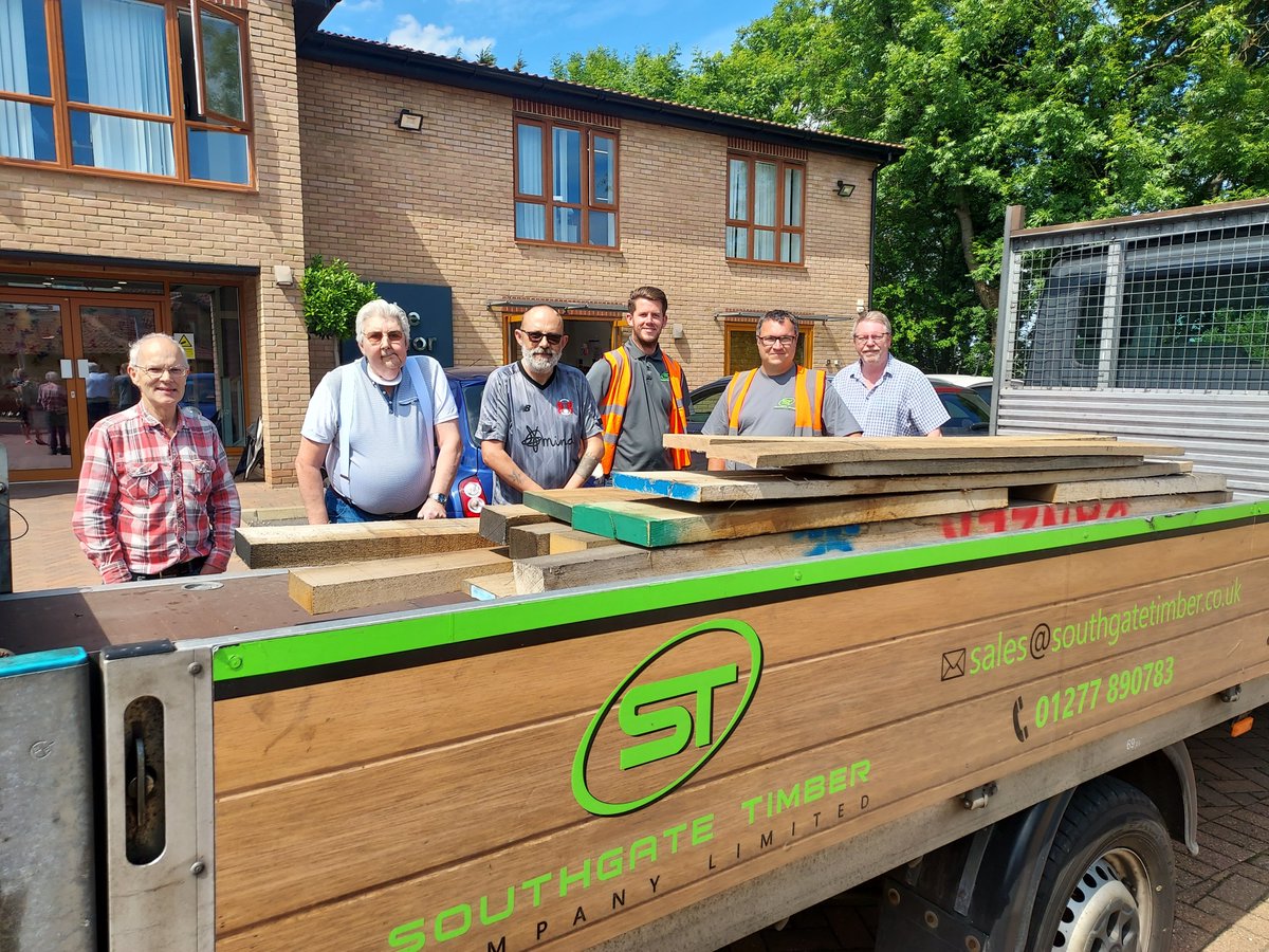The Shed at @hospicestclare are very grateful to @southgatetimber who not only donated around £2k of timber, but also delivered it for free and helped off load it too. Brilliant #MensHealthWeek #Men's Sheds #MentalHealthMatters