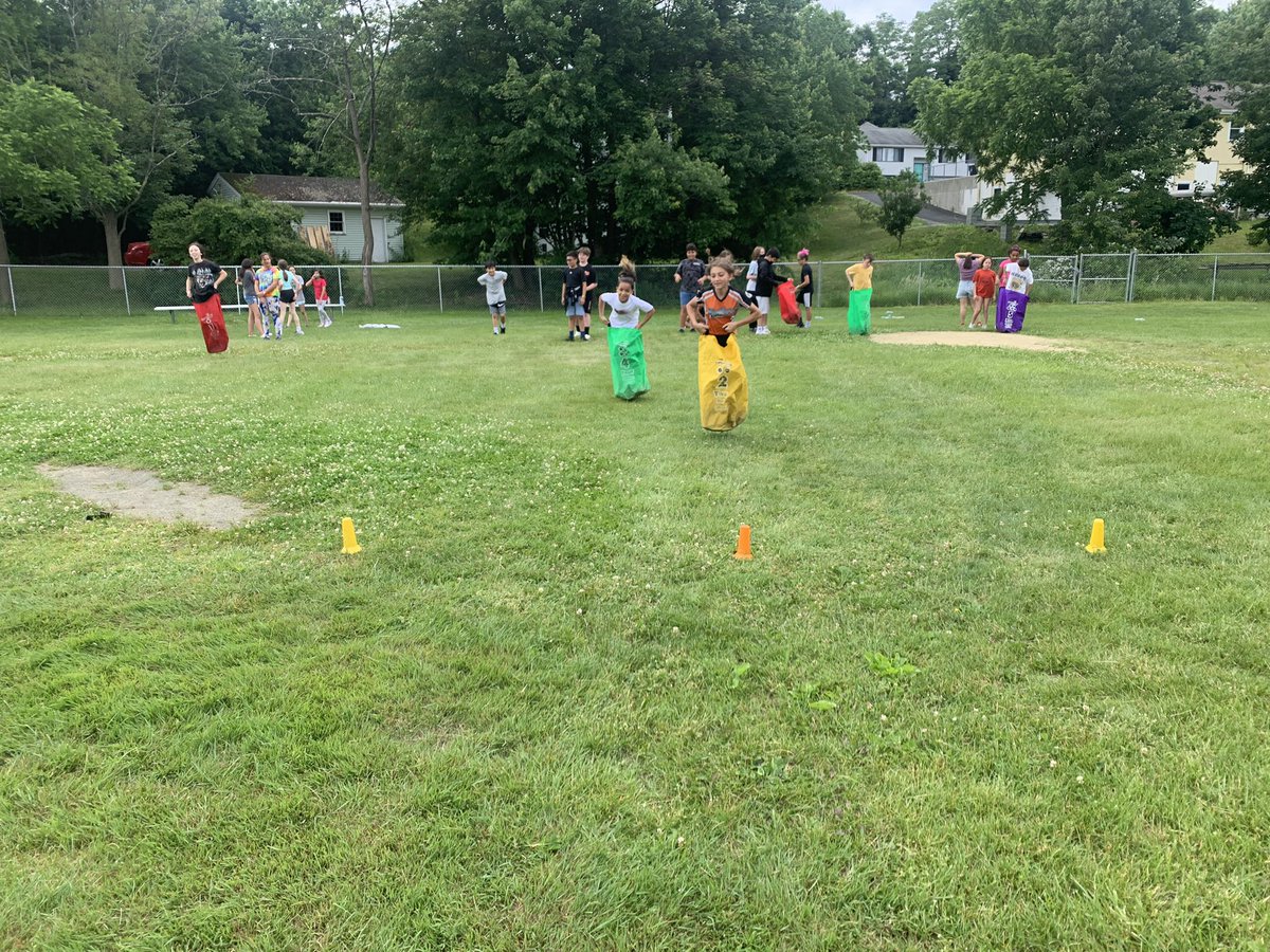 pidacks's tweet photo. Grade 5 Jaworek put on our own field day since we got rained out the first time around! #countdowntosixthgrade @Jaworek_School https://t.co/knJPRQHvtn